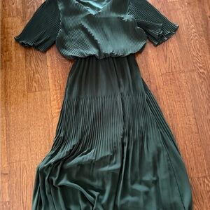 Elegant Forest Green Pleated Women’s Dress